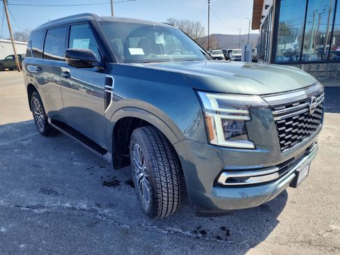 New 2025 Nissan Armada SL w/ Captain's Chari Seat Package image 2