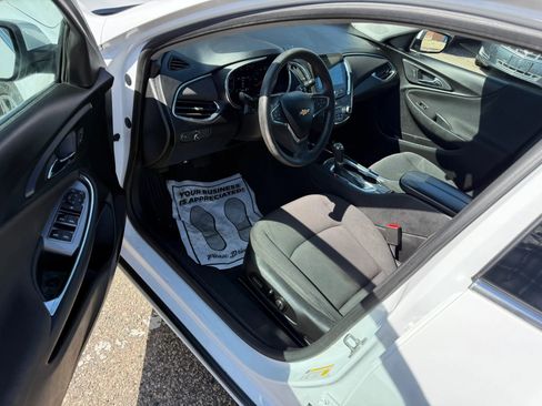 Used 2019 Chevrolet Malibu LT FWD image 13