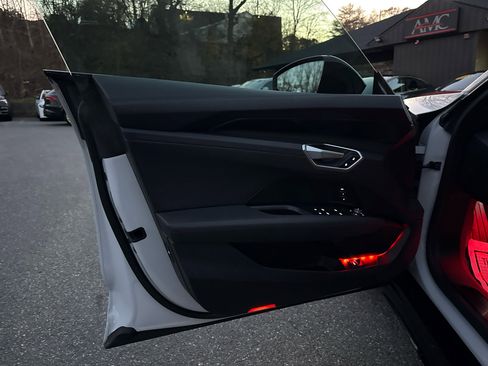 Used 2022 Audi e-tron GT Premium Plus w/ Performance Package image 19