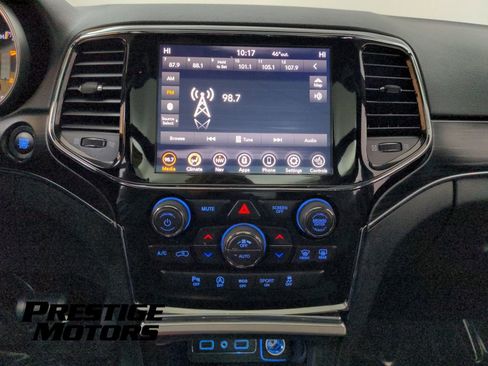 Used 2020 Jeep Grand Cherokee Limited w/ Luxury Group II image 26