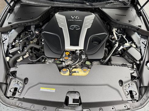 Used 2017 INFINITI Q60 Red Sport 400 image 29