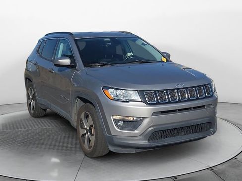 Used 2017 Jeep Compass Latitude w/ Popular Equipment Group FWD image 7