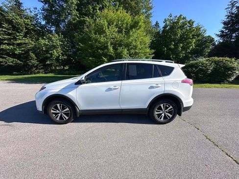Used 2017 Toyota RAV4 XLE w/ All Weather Liner Package AWD/4WD image 6