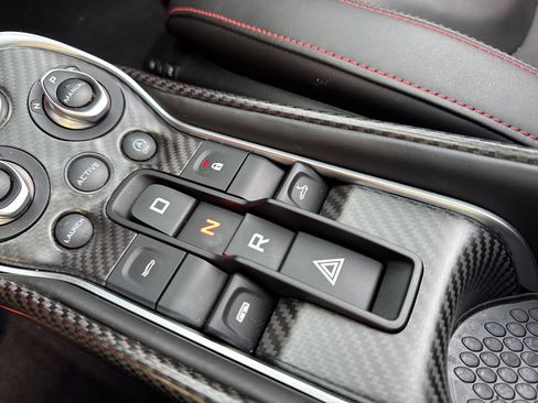 Used 2019 McLaren 570S Spider image 17