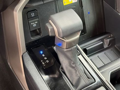 Used 2025 Toyota Tundra SR5 AWD/4WD image 25