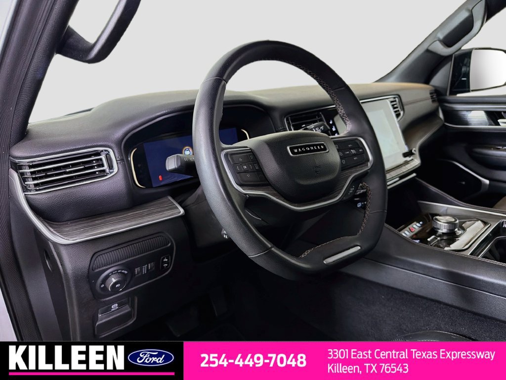 Used 2024 Jeep Wagoneer Series II AWD/4WD image 11