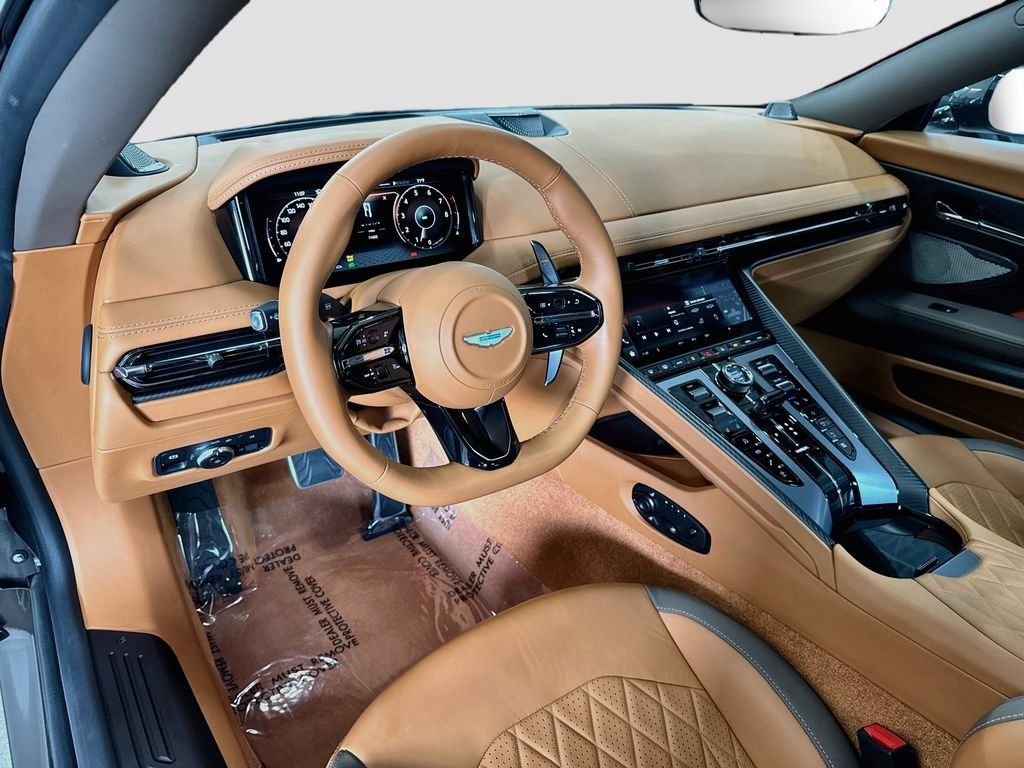 Used 2024 Aston Martin DB12 Coupe RWD image 9
