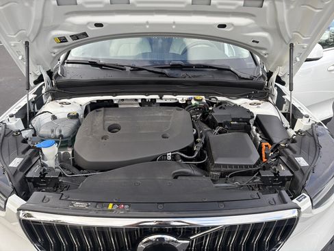 Certified 2023 Volvo XC40 B5 Plus w/ Protection Package Premier AWD/4WD image 34