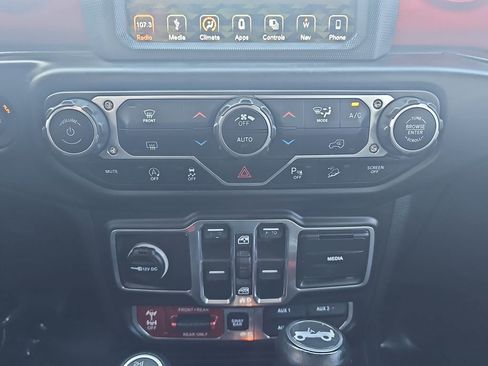 Used 2018 Jeep Wrangler Unlimited Rubicon AWD/4WD image 22