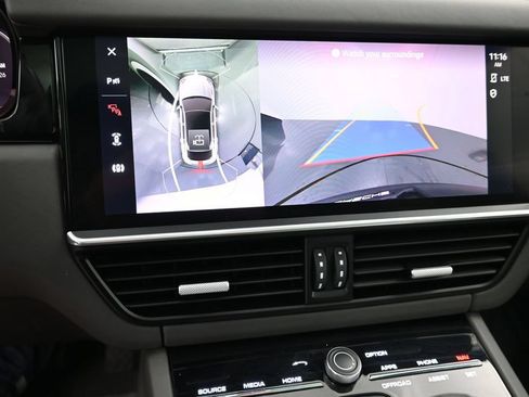 Certified 2022 Porsche Cayenne Platinum Edition AWD/4WD image 17