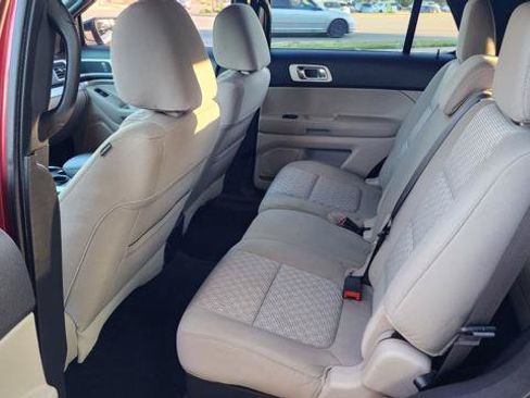 Used 2011 Ford Explorer XLT w/ 201A Rapid Spec Order Code FWD image 17