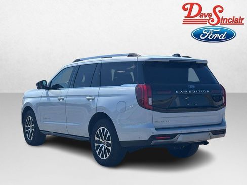 Used 2025 Ford Expedition Platinum image 9