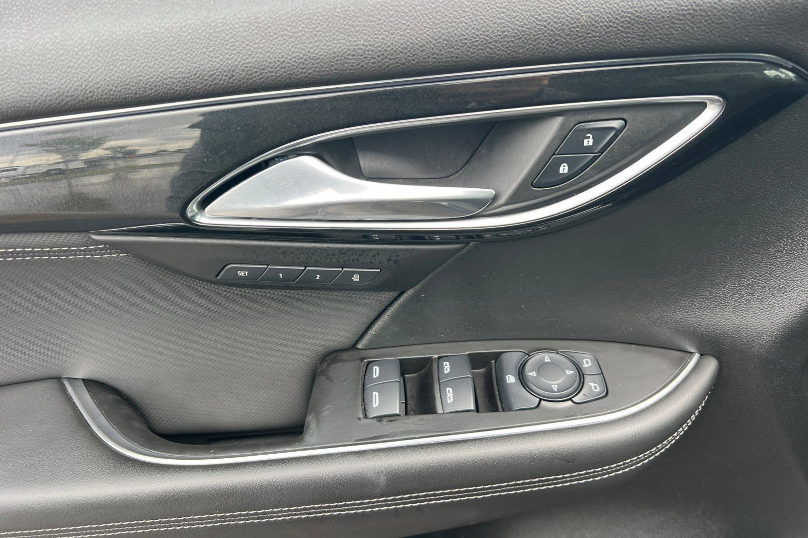 Used 2024 Buick Envision Preferred AWD/4WD image 8