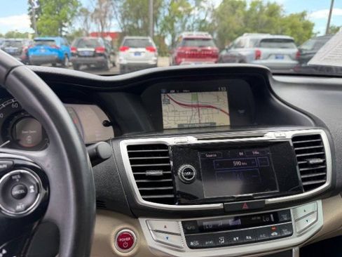 Used 2015 Honda Accord Touring image 25