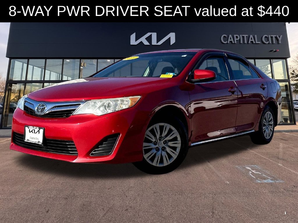 Used 2013 Toyota Camry LE FWD image 3