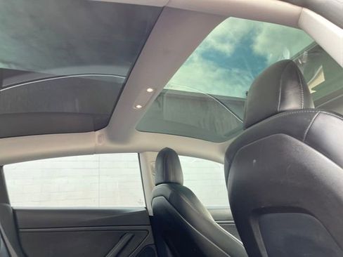 Used 2018 Tesla Model 3 Mid Range image 34