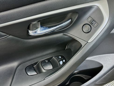 Used 2015 Nissan Altima 2.5 S w/ Power Driver Seat Package FWD image 15