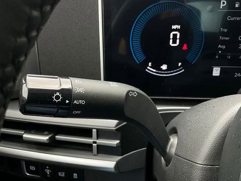 Used 2025 Hyundai Santa Fe SEL image 36