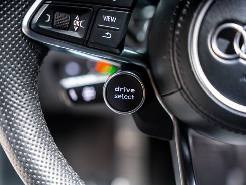 Used 2018 Audi R8 V10 w/ Premium Package image 59