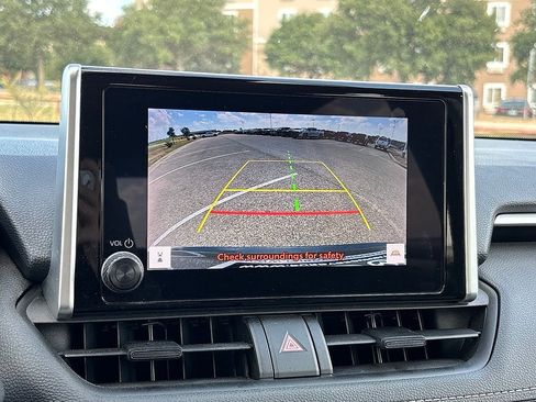 Used 2023 Toyota RAV4 XLE FWD image 20