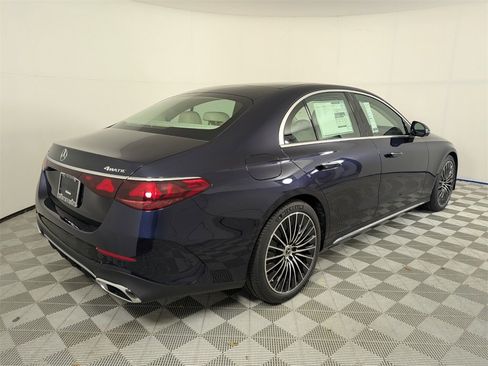New 2026 Mercedes-Benz E 350 4MATIC Sedan image 4