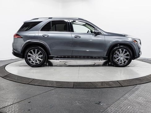 Used 2025 Mercedes-Benz GLE 450e 4MATIC w/ Driver Assistance Package image 36