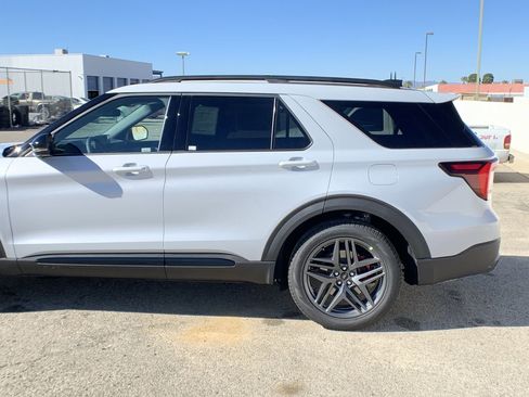 New 2026 Ford Explorer ST-Line w/ ST-Line Street Pack image 16