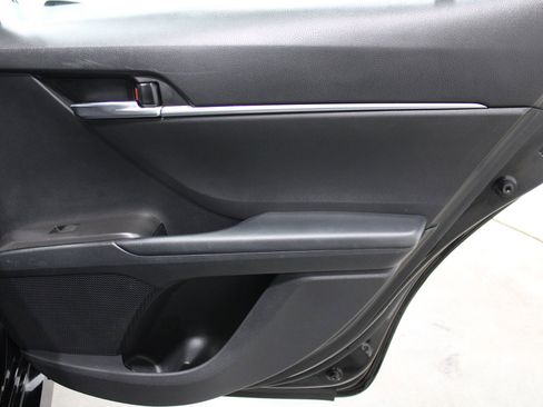 Used 2021 Toyota Camry LE FWD image 19