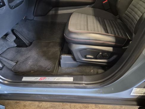 Used 2025 Ford Explorer ST-Line w/ Premium Package RWD image 12