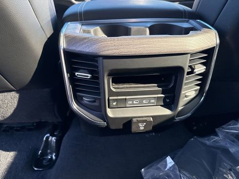 New 2026 RAM 2500 Laramie AWD/4WD image 25