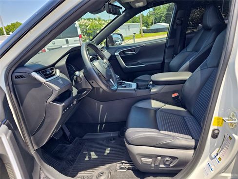 Used 2021 Toyota RAV4 XSE w/ XSE Grade Weather Package AWD/4WD image 17