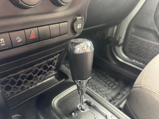 Used 2017 Jeep Wrangler Sport AWD/4WD image 16