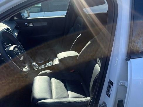 Used 2023 Volvo XC40 B5 Plus w/ Driver Assist Package image 5