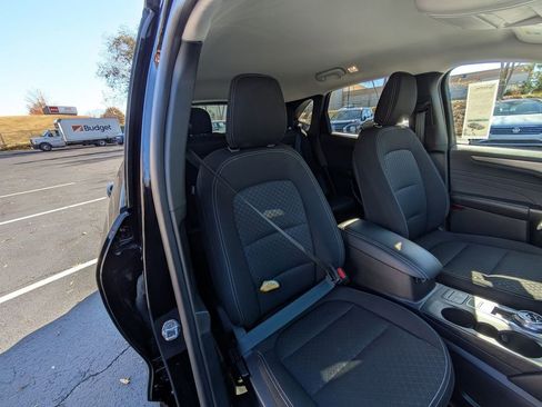 Used 2025 Ford Escape Active image 30