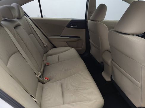 Used 2016 Honda Accord LX image 19