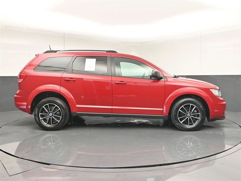 Used 2018 Dodge Journey SE w/ Blacktop Package FWD image 4