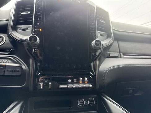 Used 2023 RAM 2500 Limited image 23