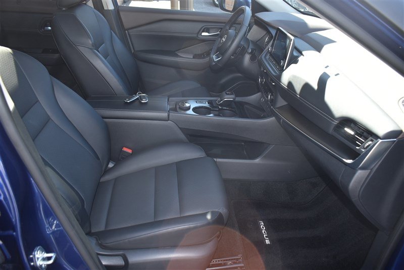 Used 2023 Nissan Rogue SV w/ SV Premium B Package AWD/4WD image 32