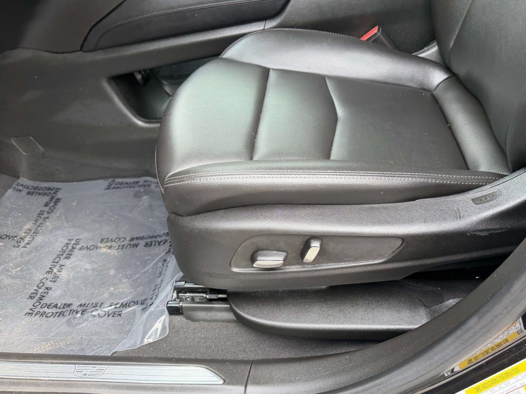 Certified 2024 Cadillac XT5 Luxury FWD image 15