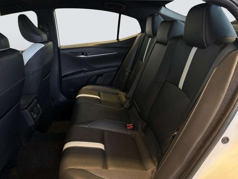 Used 2025 Toyota Camry SE FWD image 28