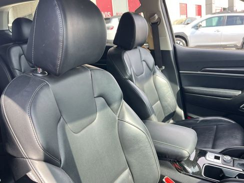 Used 2025 Kia Telluride S FWD image 32