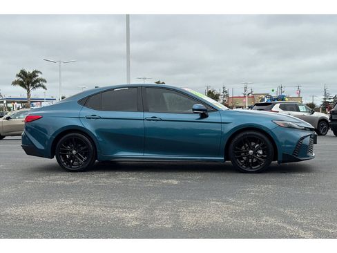 Certified 2025 Toyota Camry SE image 3