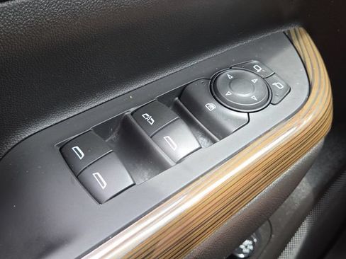 Used 2023 GMC Acadia SLE w/ Driver Convenience Package FWD image 24