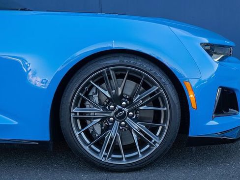 Used 2022 Chevrolet Camaro ZL1 image 9