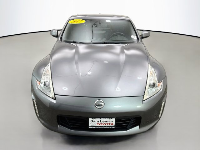 Used 2017 Nissan 370Z Touring RWD image 2