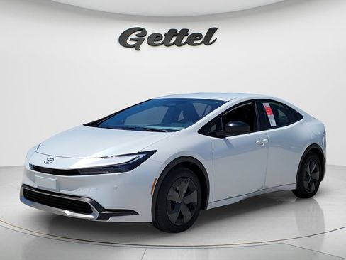 New 2026 Toyota Prius Plug-In Hybrid FWD image 1