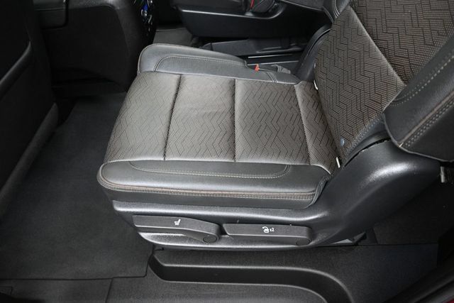 Used 2022 Chevrolet Suburban High Country AWD/4WD image 24