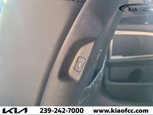 Used 2024 Kia Telluride LX FWD image 14