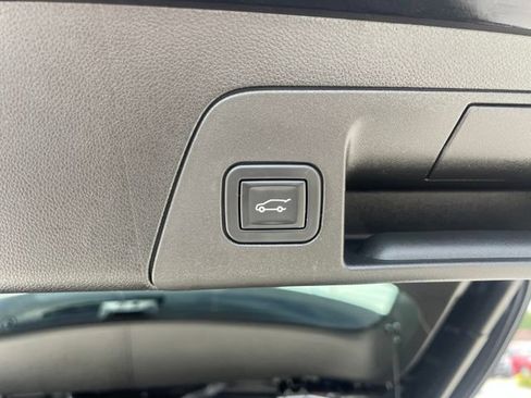 Used 2023 Buick Envision Avenir AWD/4WD image 22