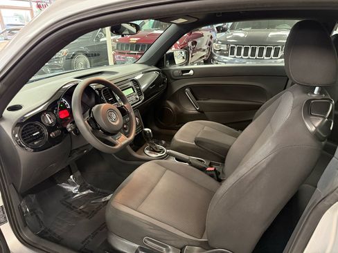 Used 2014 Volkswagen Beetle 1.8T image 8